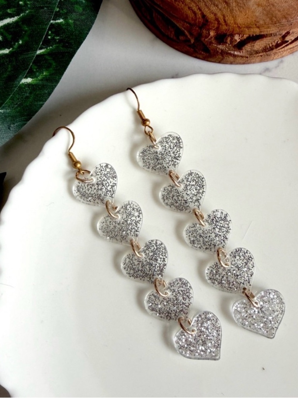 3/$22🩶 Heart Silver Glitter Clear Acrylic Dangle Earrings PREOWNED Long Boho